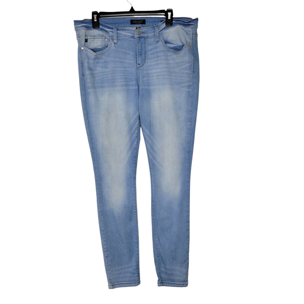 Judy Blue Light Wash Skinny Jeans